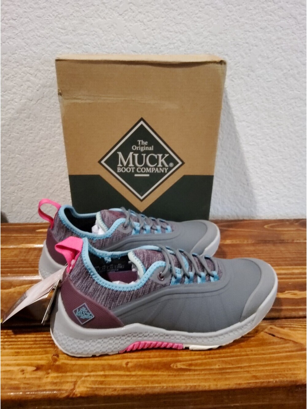 Muck Boots Outscape Lace Up Women's 6.5  Waterproof Shoes Dark Gray Teal Pink